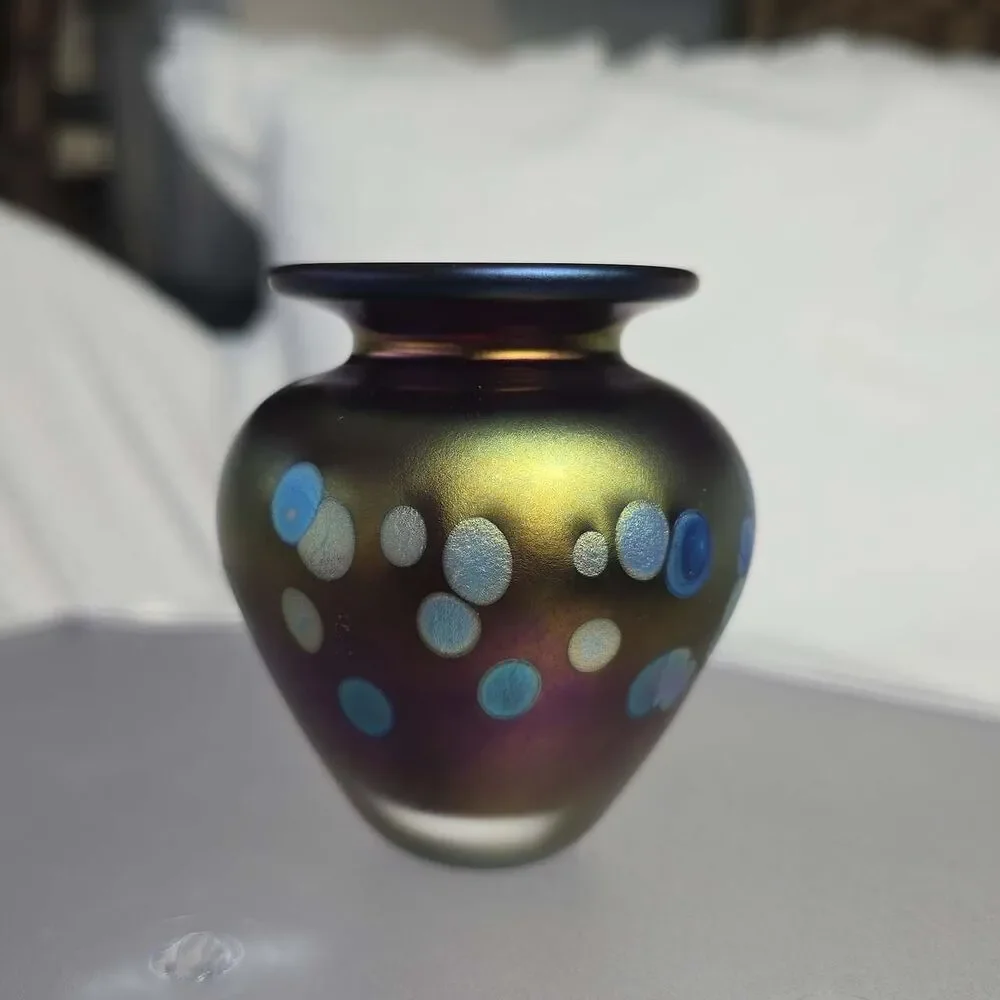 Stunning Iridescent Metallic Oil Spot Art Glass Vase Artist Signed Vintage 3" - Picture 7 of 16